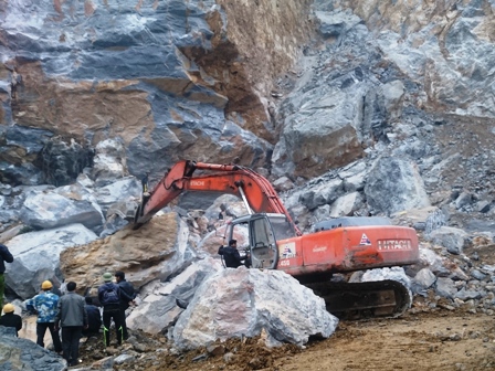 Hiện trường thảm kịch sập mỏ đ&aacute; ở Thanh H&oacute;a khiến 8 người tử vong v&agrave;o trưa ng&agrave;y 22/1