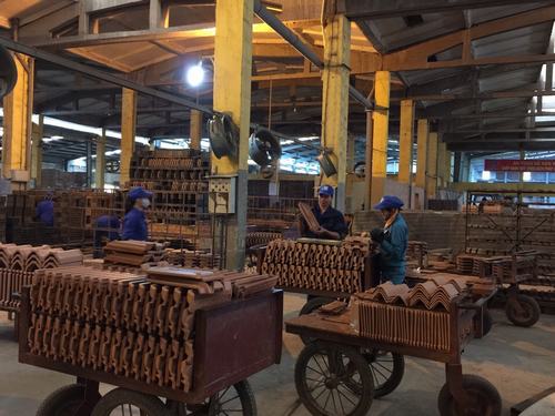Nh&agrave; m&aacute;y gạch Ti&ecirc;u Giao chuy&ecirc;n sản xuất gạch x&acirc;y dựng v&agrave; ng&oacute;i c&aacute;c loại