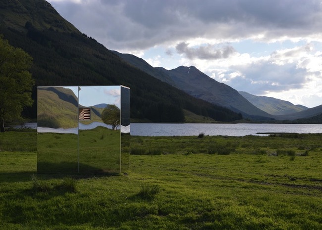 Công trình độc đáo này nằm ở vùng nông thôn Loch Lomond và Vườn Quốc gia Trossachs, nơi du khách có thể nghỉ chân và thưởng thức khung cảnh ngoạn mục xung quanh