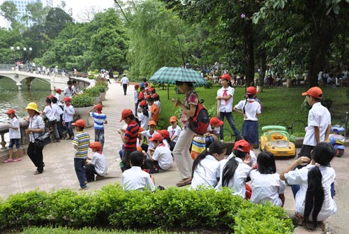 C&ocirc;ng vi&ecirc;n Thủ Lệ l&agrave; địa điểm vui chơi 1/6 được c&aacute;c b&eacute; y&ecirc;u th&iacute;ch