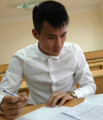 C&ocirc;ng Vinh bất ngờ dự thi Đại học ở tuổi 30