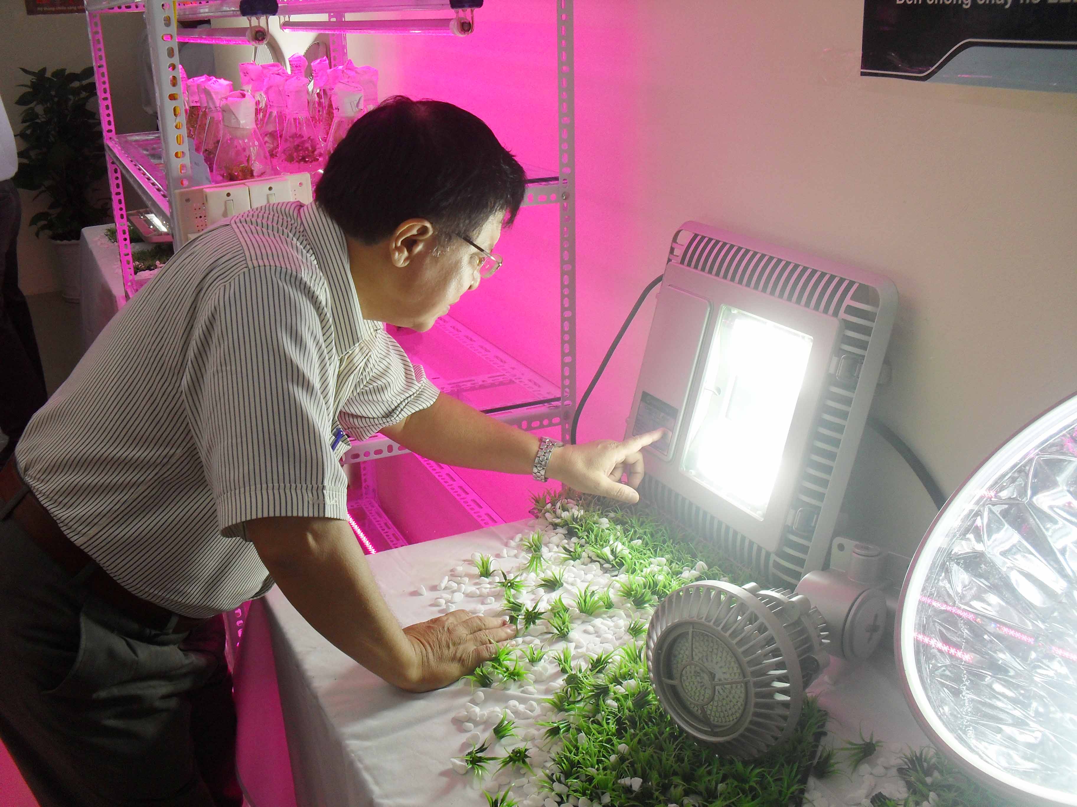 Ph&aacute;t triển v&agrave; th&uacute;c đẩy c&ocirc;ng nghệ LED cho chiếu s&aacute;ng 