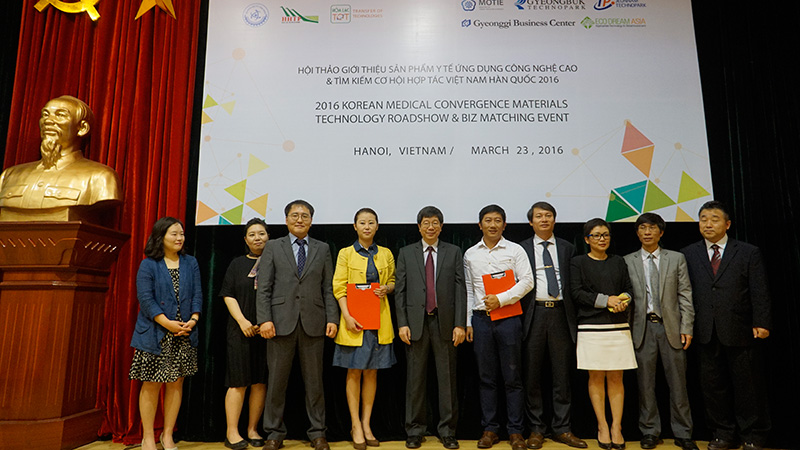 Việt Nam - H&agrave;n Quốc th&uacute;c đẩy hợp t&aacute;c chuyển giao c&ocirc;ng nghệ y dược