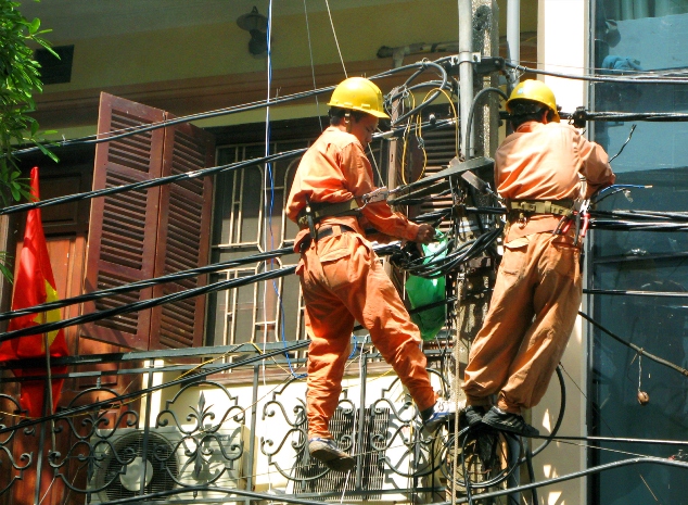 c&ocirc;ng nh&acirc;n điện lực