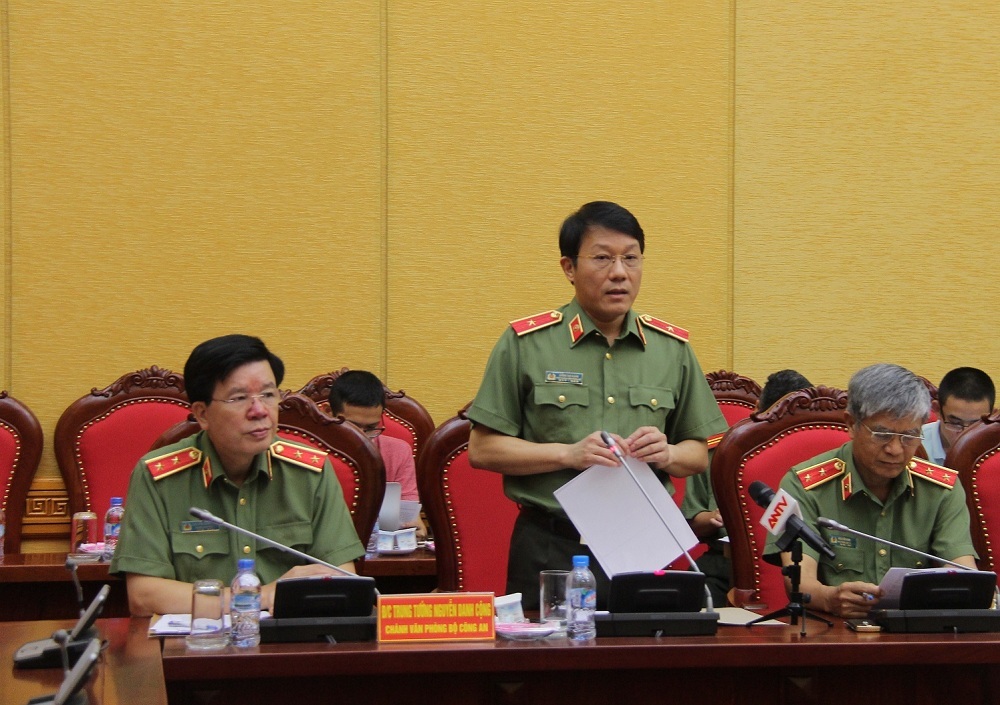 Thiếu tướng Lương Tam Quang, Ph&oacute; Ch&aacute;nh Văn ph&ograve;ng Bộ tr&igrave;nh b&agrave;y b&aacute;o c&aacute;o t&igrave;nh h&igrave;nh, kết quả c&ocirc;ng t&aacute;c C&ocirc;ng an 6 th&aacute;ng đầu năm.