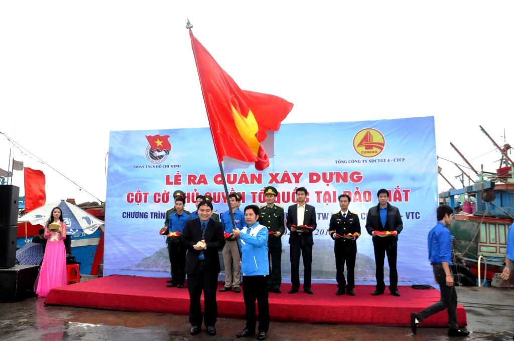 Lễ ra qu&acirc;n x&acirc;y dựng cột cờ chủ quyền 13Win19 com game bài đổi thưởng tại đảo Mắt s&aacute;ng nay