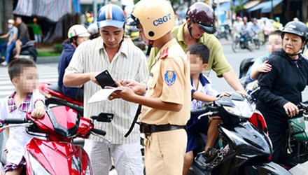 CSGT trả lại 40 triệu người bị rơi, trả lại 40 triệu, quán Bà Viên, công tác, thiếu tá Võ Đăng Khoa