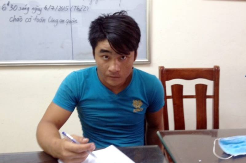 Đối tượng n&eacute;m đ&aacute; g&atilde;y tay Trung t&aacute; CSGT