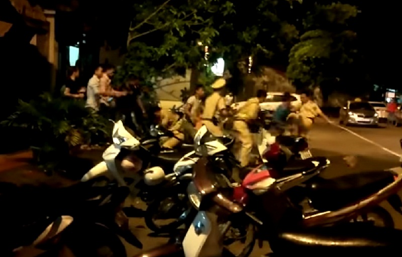 H&igrave;nh ảnh nh&oacute;m thanh ni&ecirc;n 
