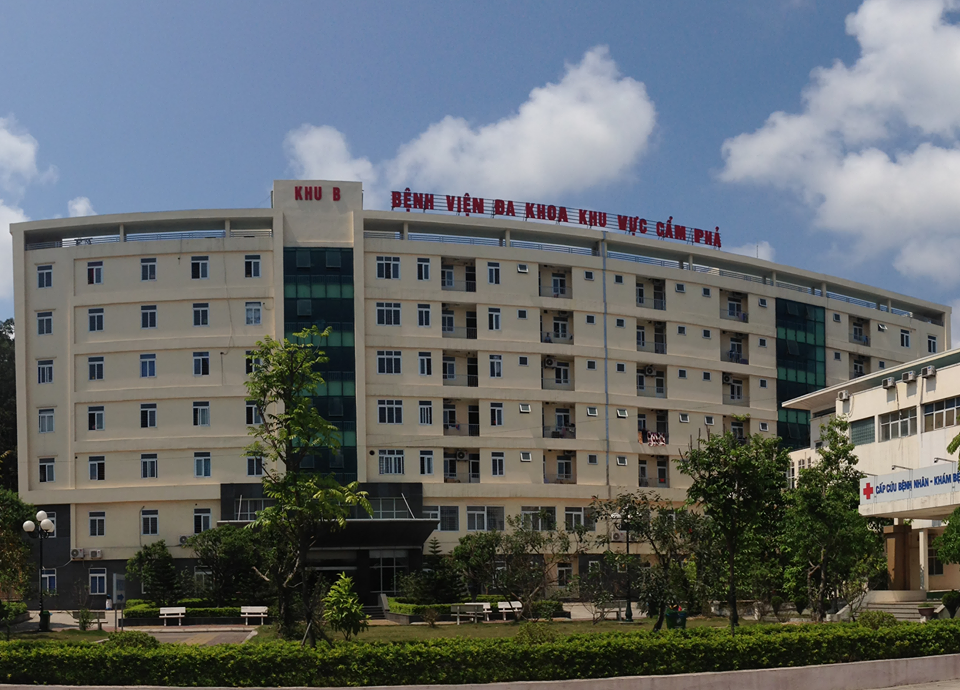 cam-pha-nhay-tu-tang-6-benh-vien-nguoi-dan-ong-tu-vong-tai-cho