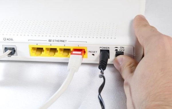 Mạng wifi mạnh hơn nếu bạn biết một số thủ thuật như d&ugrave;ng giấy bạc, vị tr&iacute; đặt...Ảnh minh họa 