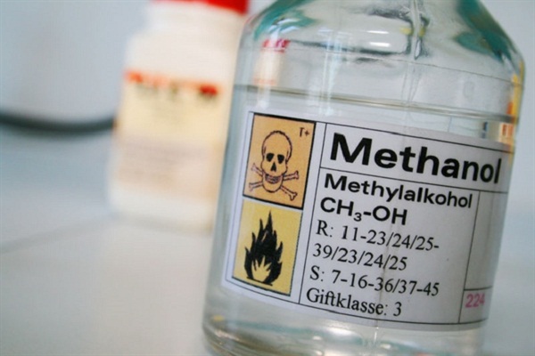 Cồn c&ocirc;ng nghiệp - Methanol l&agrave; một chất độc bị cấm trong y tế