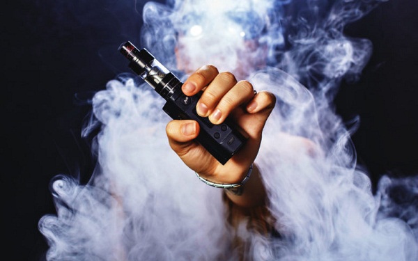 H&uacute;t Vape hay thuốc điện tử c&oacute; thể bị nhiễm kim loại nặng