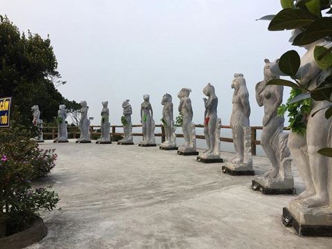 Tượng 12 con gi&aacute;p ở Hải Ph&ograve;ng: Hết bikini, ch&ugrave;m nho che th&acirc;n... giờ cấm lu&ocirc;n trẻ em