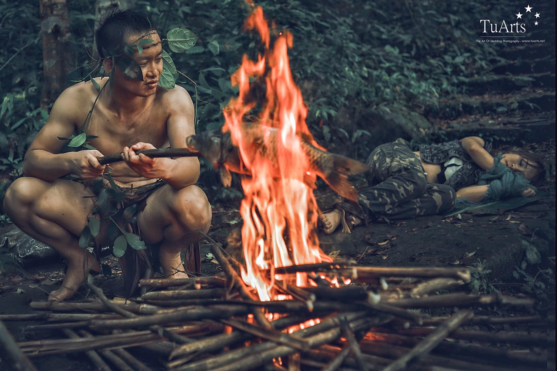 Bộ ảnh cưới đẹp lạ lùng với phong cách Tazan