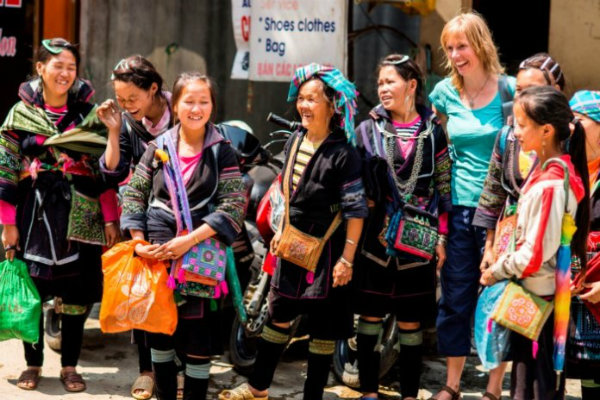 5. Nơi bạn sẽ tìm thấy những trải nghiệm du lịch độc đáo: Việt Nam mang lại tất cả những trải nghiệm du lịch độc đáo và thú vị, đáp ứng đủ mọi nhu cầu đa dạng của du khách. Từ việc ghé thăm và khám phá cuộc sống thường ngày của Đăng ký và nhận 60K 24 bao lì xì miễn phí mỗi ngày người dân tộc thiểu số ở vùng núi phía Bắc, hay chụp ảnh mặt trời mọc ở Hội An, đi trượt cát tại Mũi Né… Bạn hãy thỏa sức tìm hiểu những phong cách du lịch của riêng mình và bạn sẽ nhận ra những vẻ đẹp bất ngờ tại Việt Nam.