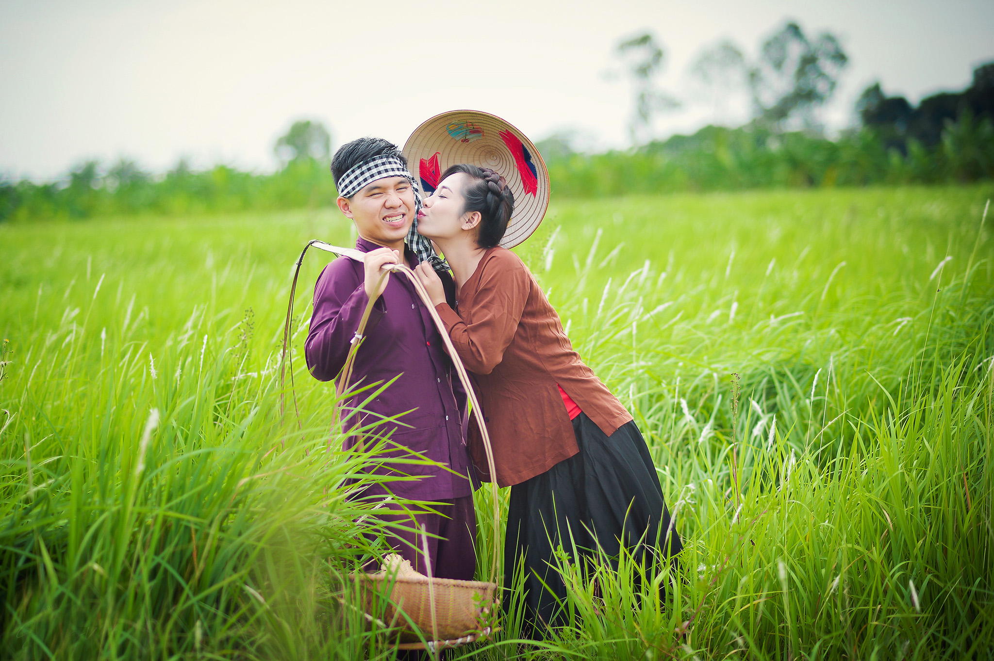 Bộ ảnh cưới độc đ&aacute;o với phong c&aacute;ch th&ocirc;n qu&ecirc;