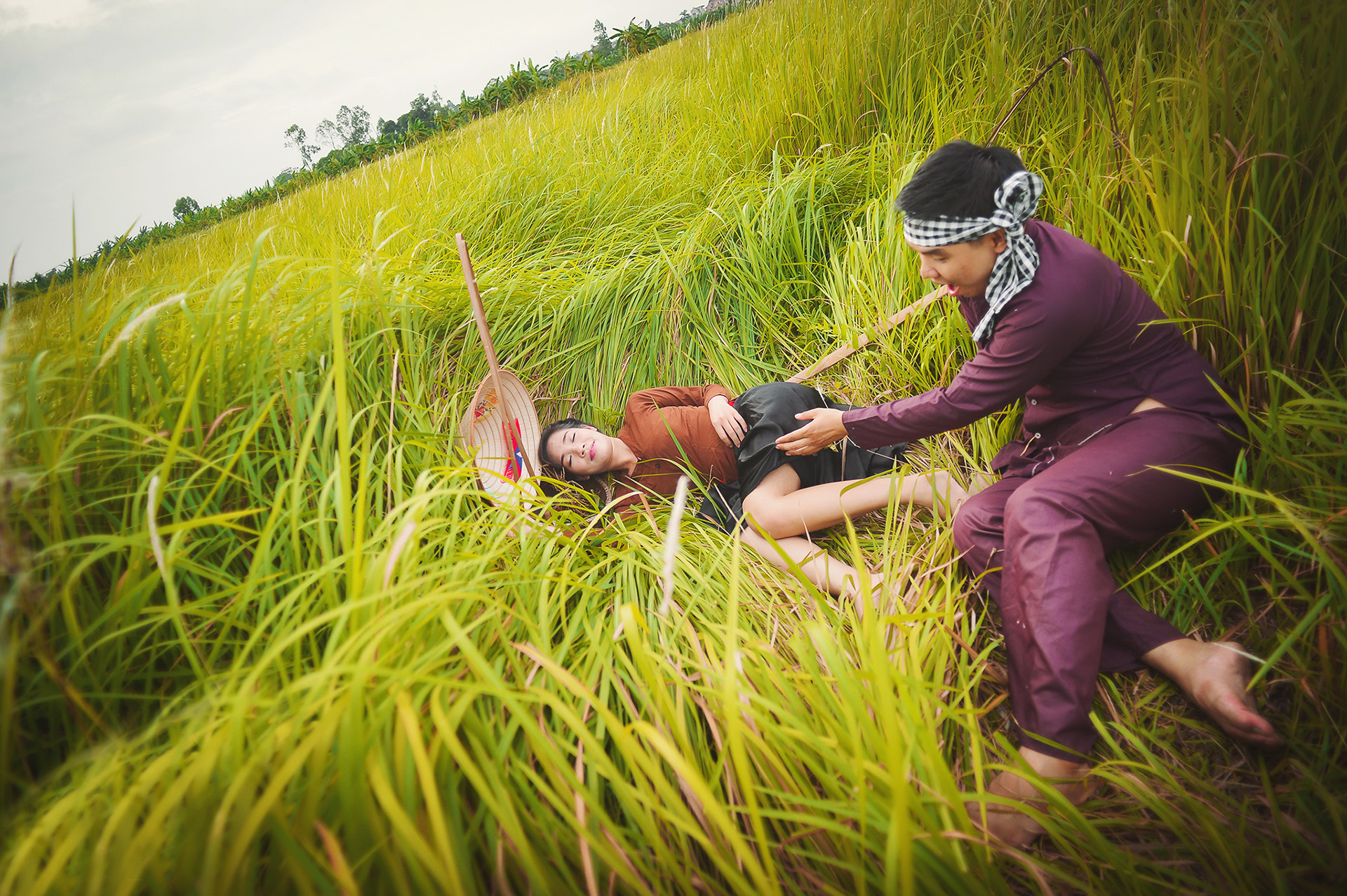Bộ ảnh cưới độc đ&aacute;o với phong c&aacute;ch th&ocirc;n qu&ecirc;