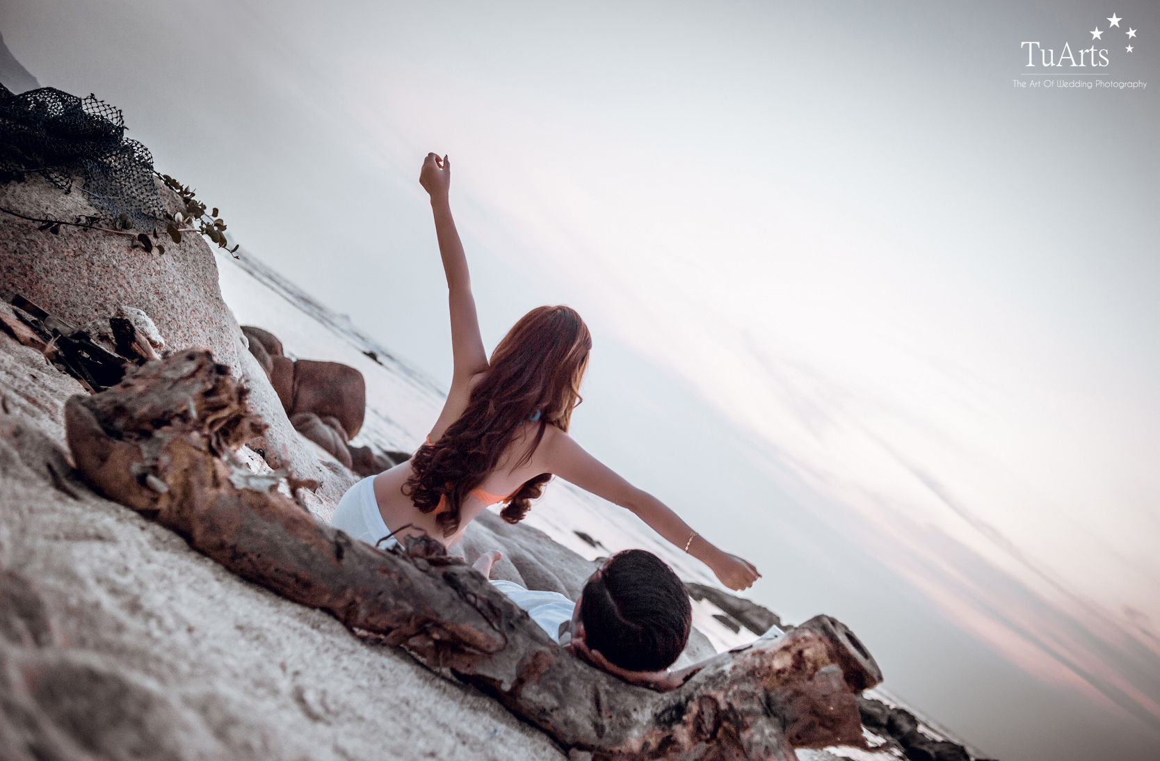 Bộ ảnh cưới 'chuyện t&igrave;nh n&agrave;ng ti&ecirc;n c&aacute;' b&ecirc;n bờ biển Nha Trang