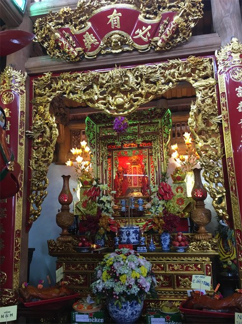 Nh&agrave; thờ tổ 'khủng' của Ho&agrave;i Linh chật cứng nghệ sĩ v&agrave; kh&aacute;n giả