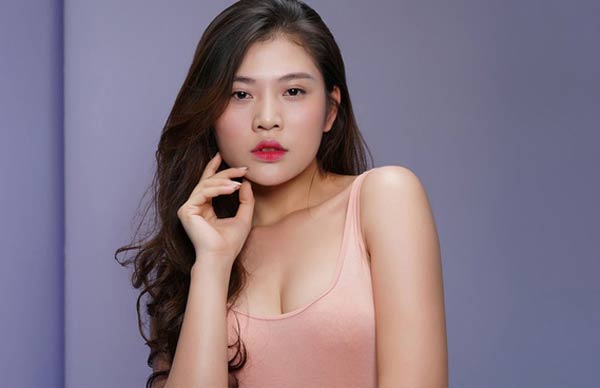 Ch&uacute;ng Huyền Thanh lần đầu c&ocirc;ng khai bạn trai tr&ecirc;n facebook