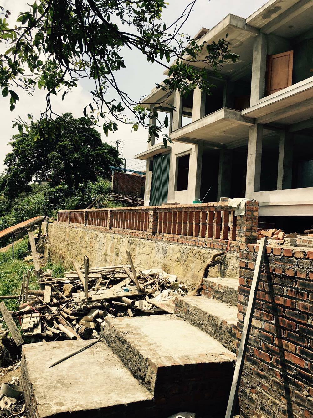 Ho&agrave;ng Th&ugrave;y Linh khoe căn biệt thự đang x&acirc;y của gia đ&igrave;nh