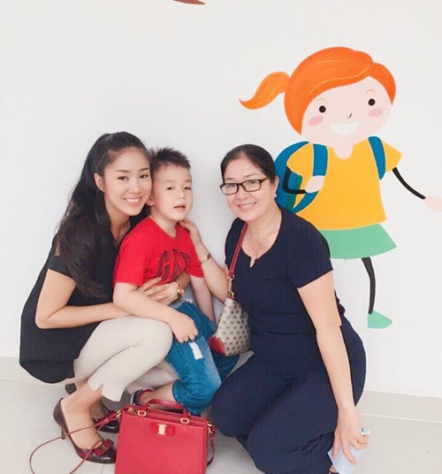 Sao Việt 'rộn r&agrave;ng' chia sẻ ảnh Trung thu đầm ấm b&ecirc;n gia đ&igrave;nh