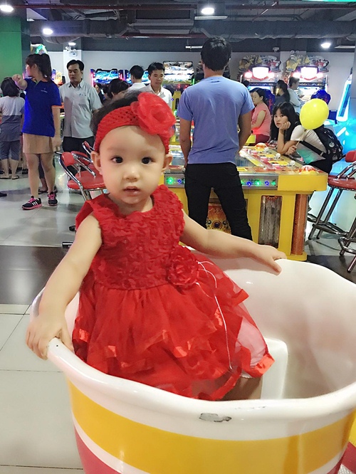 Sao Việt 'rộn r&agrave;ng' chia sẻ ảnh Trung thu đầm ấm b&ecirc;n gia đ&igrave;nh