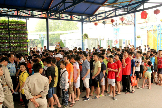 Du lịch Việt Nam, kh&aacute;ch T&acirc;y y&ecirc;u, gh&eacute;t v&igrave;&hellip;