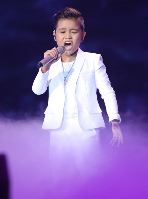 The Voice Kids 2016 – Liveshow 1: Đông Nhi khóc nức nở vì học trò cưng