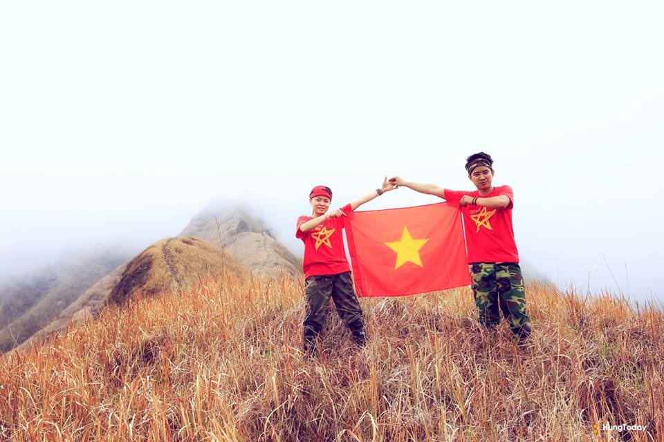 &lsquo;Phi&ecirc;u&rsquo; c&ugrave;ng bộ ảnh cưới độc đ&aacute;o của cặp đ&ocirc;i m&ecirc; phượt