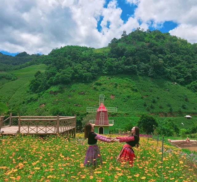 Du lịch Mộc Ch&acirc;u, đừng bỏ lỡ khu vui chơi HappyLand