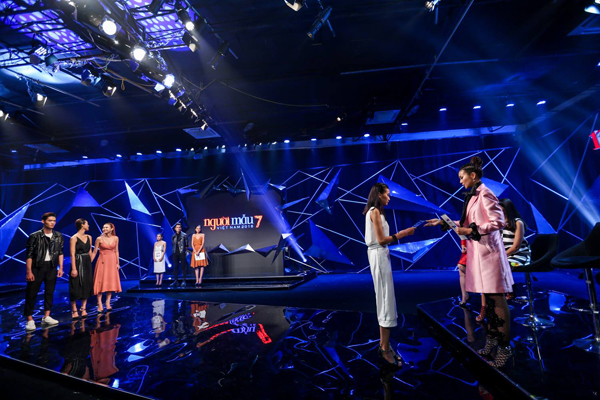 4 th&iacute; sinh v&agrave;o chung kết Vietnam&rsquo;s Next Top Model 2016 g&acirc;y sốc