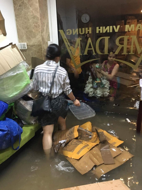Đ&agrave;m Vĩnh Hưng thống k&ecirc; thiệt hại sau mưa lớn
