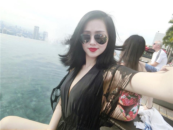 T&acirc;m Tit khoe ảnh nghỉ dưỡng ở si&ecirc;u kh&aacute;ch sạn đắt nhất thế giới