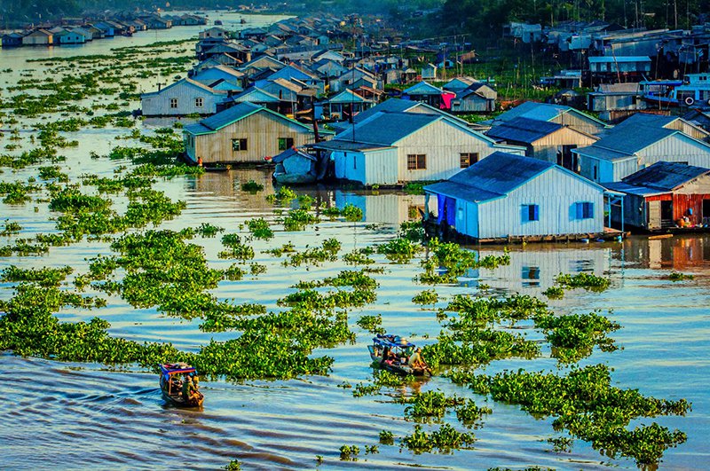 M&ugrave;a nước nổi ở Ch&acirc;u Đốc k&eacute;o d&agrave;i từ 8 đến th&aacute;ng 11, l&agrave; thời điểm th&iacute;ch hợp cho một chuyến đi du lịch đầy mới mẻ. Sau đ&acirc;y l&agrave; những kinh nghiệm du lịch Ch&acirc;u Đốc m&ugrave;a nước nổi v&ocirc; c&ugrave;ng hữu &iacute;ch với bạn.