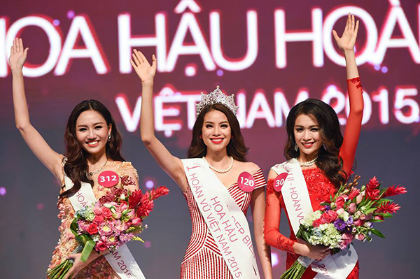 Phạm Hương v&agrave; h&agrave;nh tr&igrave;nh &yacute; nghĩa sau 1 năm đăng quang