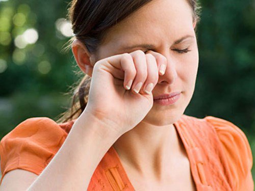 Những th&oacute;i quen xấu l&agrave;m tổn hại mắt