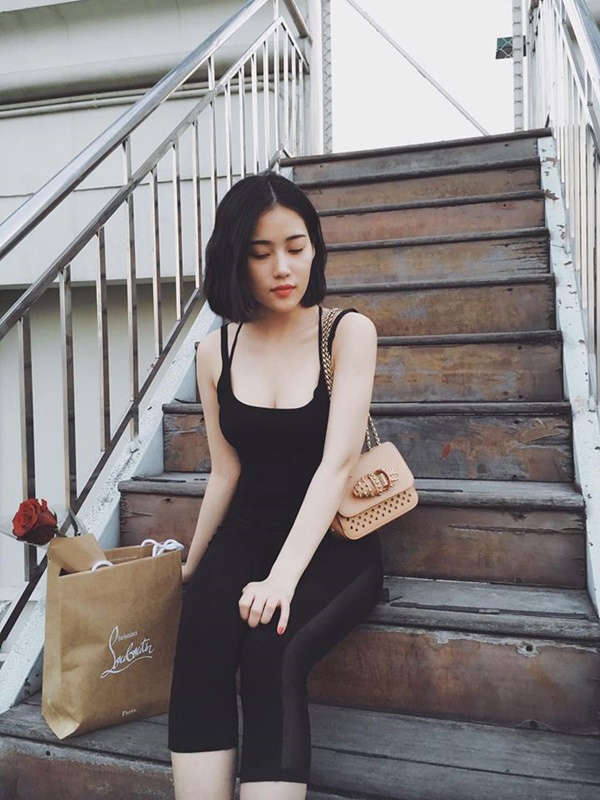 Bộ sưu tập đồ hiệu h&agrave;ng tỷ đồng của bạn g&aacute;i Tiến Đạt