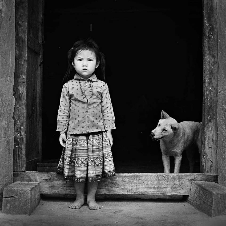 Đặc sản Ho&agrave;ng Su Ph&igrave; H&agrave; Giang  Đến Ho&agrave;ng Su Ph&igrave;, bạn sẽ  nh&igrave;n thấy một m&oacute;n ăn quen thuộc của người Đồng Th&aacute;p m&ugrave;a nước nổi &ndash; đ&oacute; ch&iacute;nh l&agrave; những ch&uacute; chuột. Đ&acirc;y l&agrave; m&oacute;n ăn nổi tiếng của người La Ch&iacute;.  Thịt chuột l&agrave; m&oacute;n ăn kh&ocirc;ng thể thiếu được trong cuộc sống của người d&acirc;n La Ch&iacute; H&agrave; Giang. Người d&acirc;n La Ch&iacute; chế biến th&agrave;nh nhiều m&oacute;n rất thơm ngon như chuột nướng, chuột x&agrave;o, chuột treo g&aacute;c bếp&hellip;Nếu người 13win OKVIP tựa game giải trí đỉnh cao kinh c&oacute; thịt lợn l&agrave; m&oacute;n ăn h&agrave;ng ng&agrave;y, th&igrave; người La Ch&iacute; c&oacute; thịt chuột c&oacute; thể ăn quanh năm suốt th&aacute;ng.  Thịt chuột c&oacute; mặt trong bất kỳ lễ hội hoặc c&aacute;c lễ c&uacute;ng của người La Ch&iacute;. Nếu phượt Ho&agrave;ng Su Ph&igrave; m&agrave; kh&ocirc;ng nếm thử thịt chuột th&igrave; thật l&agrave; một thiếu s&oacute;t rất lớn.