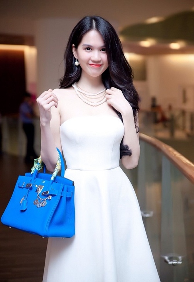 Ở tuổi 27, Ngọc Trinh c&oacute; g&igrave; trong tay?