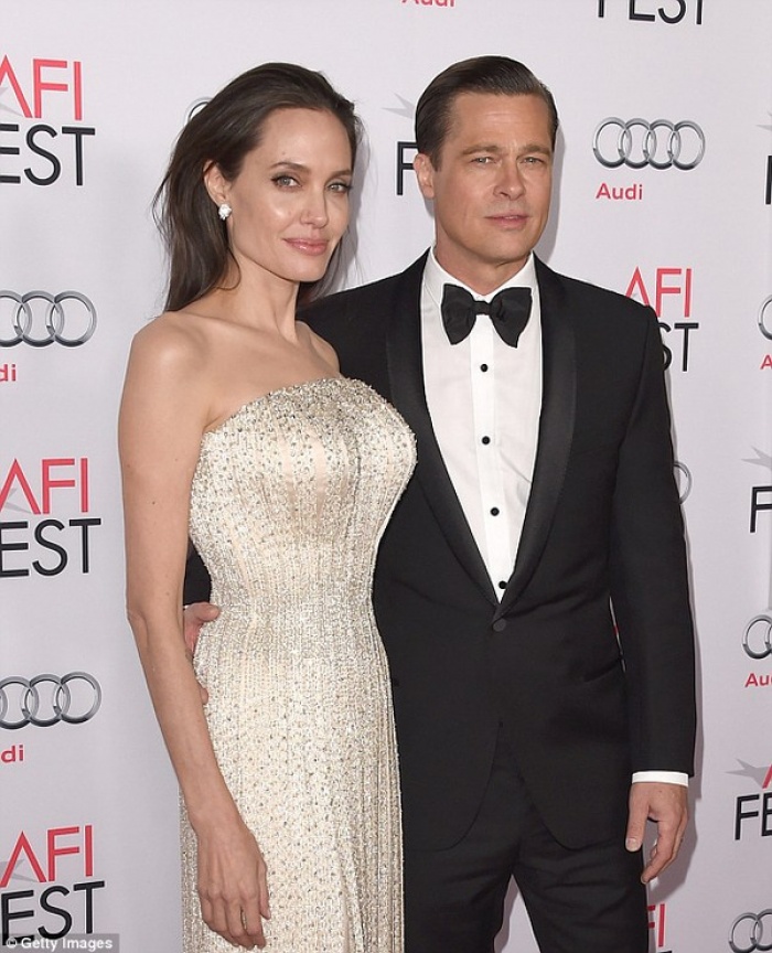 Sự thật về việc Brad Pitt bạo h&agrave;nh con trai gốc Campuchia