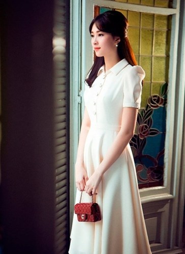 Hoa hậu Đặng Thu Thảo: Tay chơi h&agrave;ng hiệu k&iacute;n tiếng của Vbiz