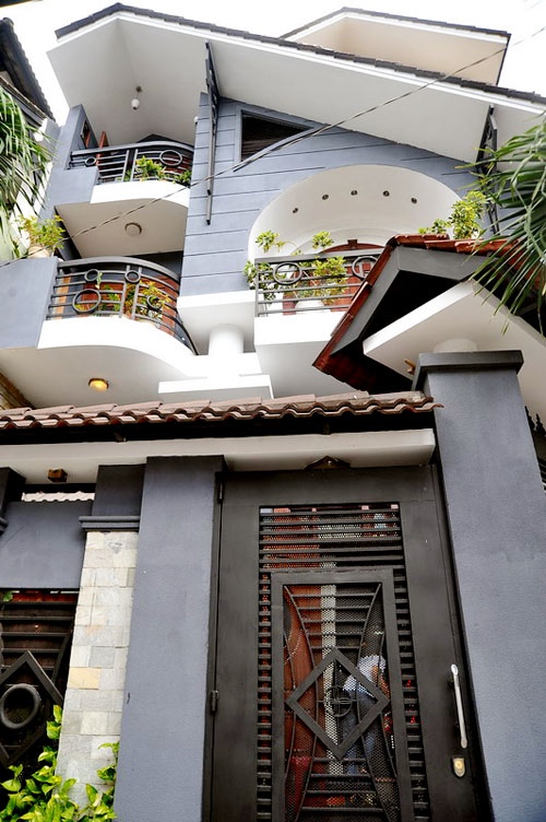 Biệt thự xa hoa hơn 40 tỷ đồng của vợ chồng L&yacute; Hải - Minh H&agrave;
