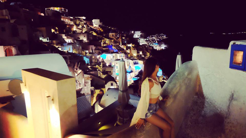 Chu du Hi Lạp v&agrave; kh&aacute;m ph&aacute; những ng&ocirc;i nh&agrave; nấm ở Santorini