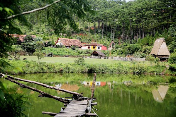 H&uacute;t hồn ng&ocirc;i l&agrave;ng C&ugrave; Lần bước ra từ truyện cổ t&iacute;ch ở Đ&agrave; Lạt - ảnh 2