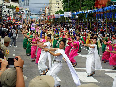 Du kh&aacute;ch Th&aacute;i Lan cần lưu &yacute; điều g&igrave; trong dịp quốc tang