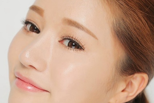 Sở hữu bộ l&ocirc;ng mi d&agrave;i cong v&uacute;t sau một tuần bạn đ&atilde; thử chưa?