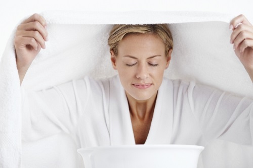 Liệu ph&aacute;p trị mụn hiệu quả bằng c&aacute;ch x&ocirc;ng hơi