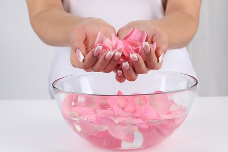 Liệu ph&aacute;p trị mụn hiệu quả bằng c&aacute;ch x&ocirc;ng hơi